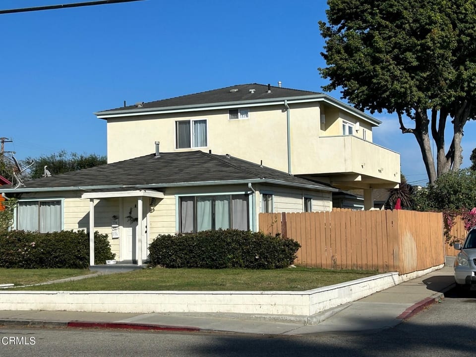 394-396 Hurst Avenue, Ventura, CA 93001