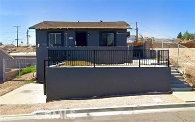 512 East Fredricks