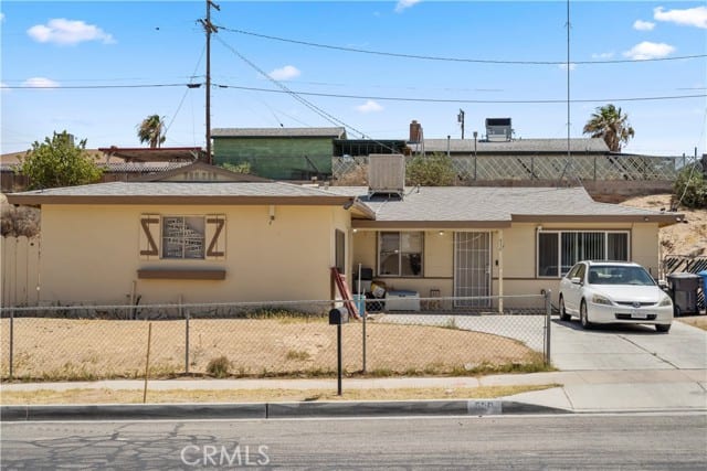 530 East Mountain View