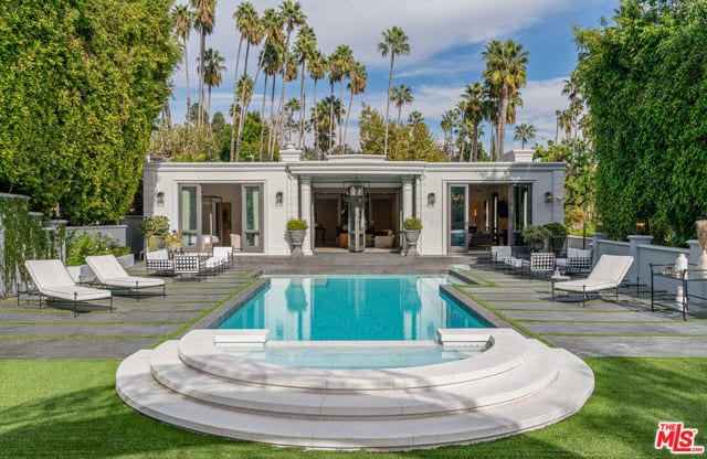 402 Doheny Road