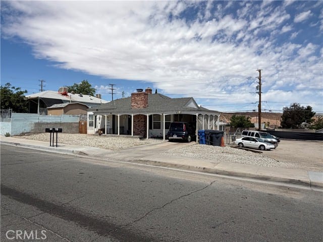 137 West Fredricks