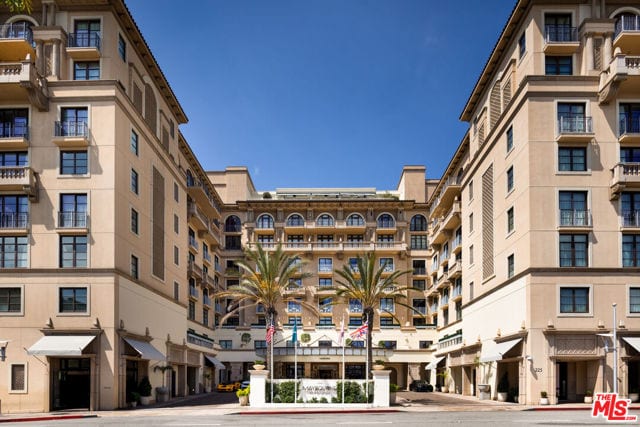 225 North Canon Drive, 7D, Beverly Hills, CA 90210