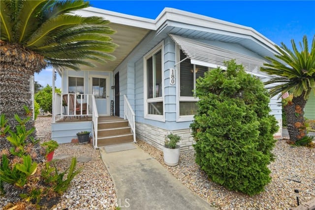 840 East Foothill Boulevard