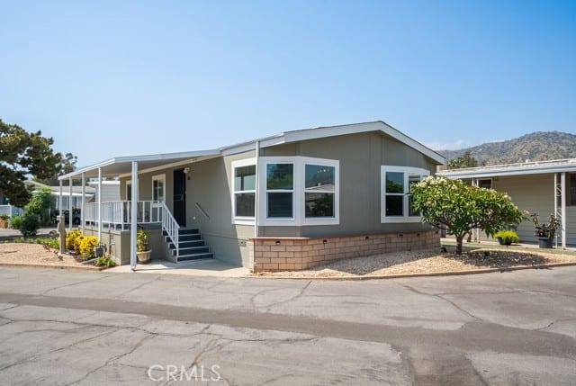 840 East Foothill