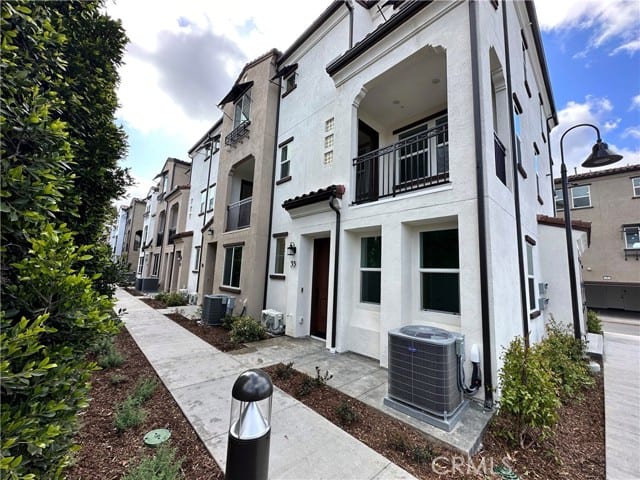 2317 W Broadway