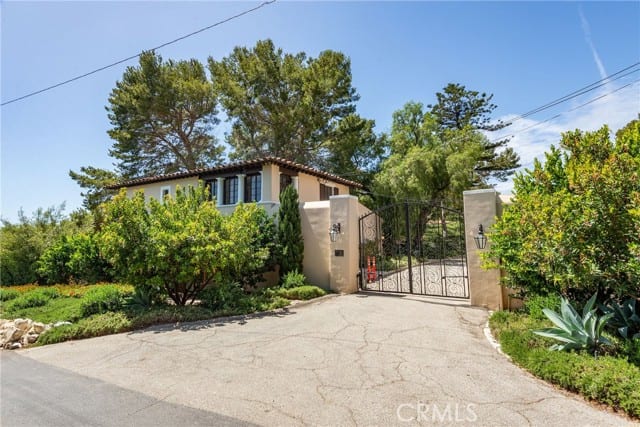1 Peppertree Drive