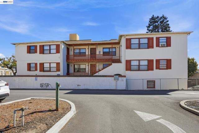 712 Santa Clara Avenue