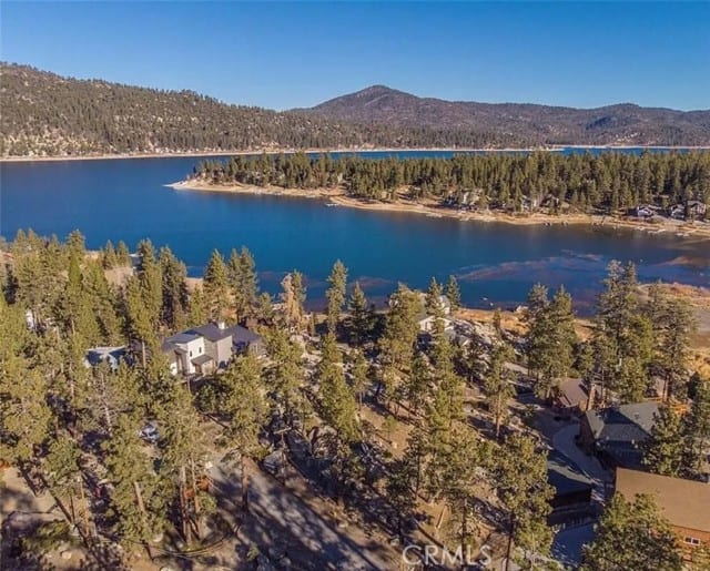 831 Cove Drive