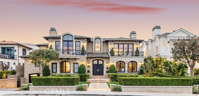 500 North Poinsettia Avenue