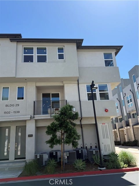 1522 West Bushell