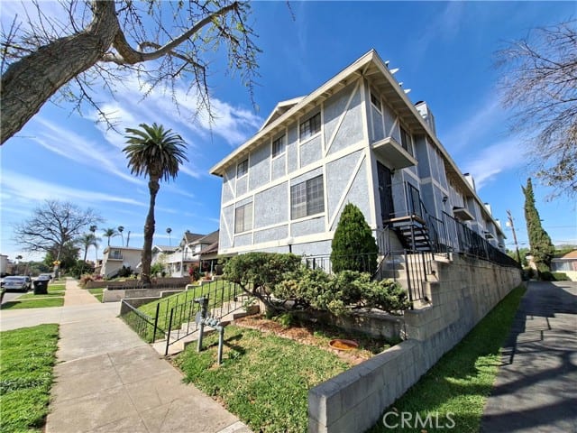 1805 Vine