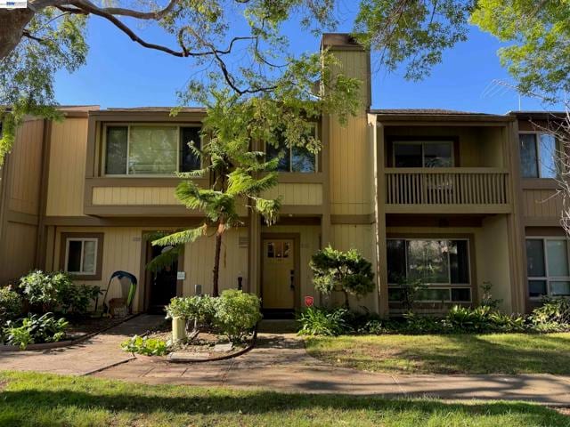 3211 Phoenix Ln