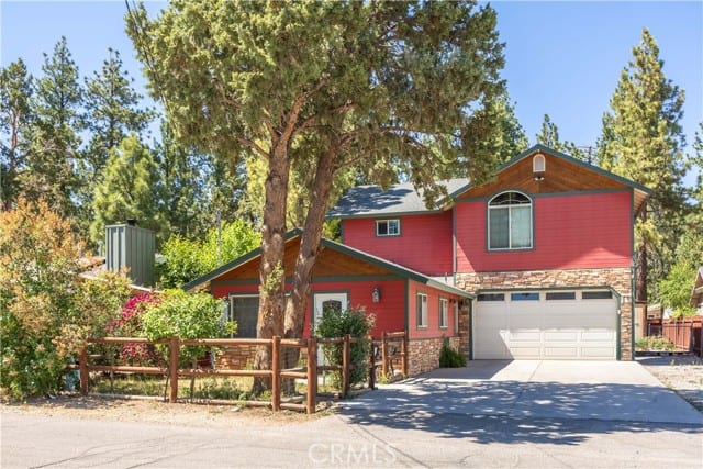 209 West Meadow Lane