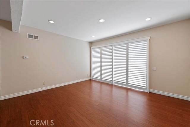 1381 S Walnut Street