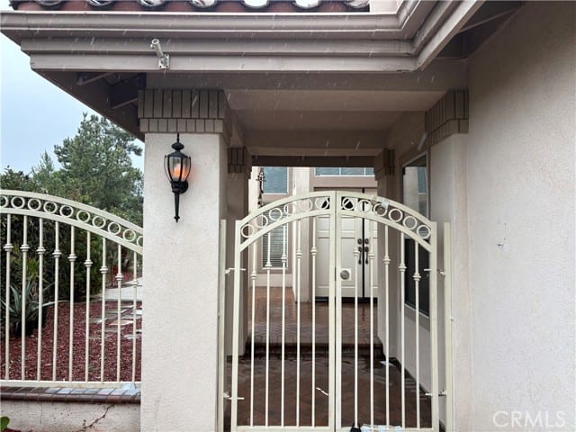 423 South Laureltree