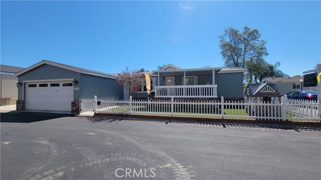 5815 East La Palma
