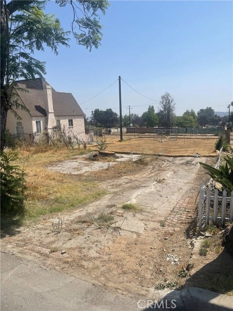 318 West Altadena Drive