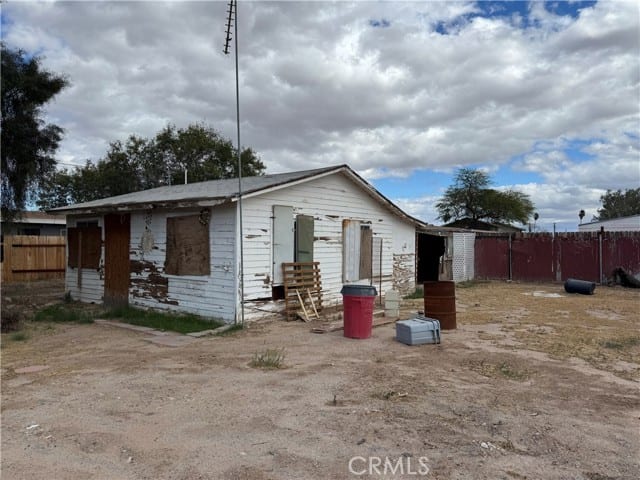 168 North Acacia Street