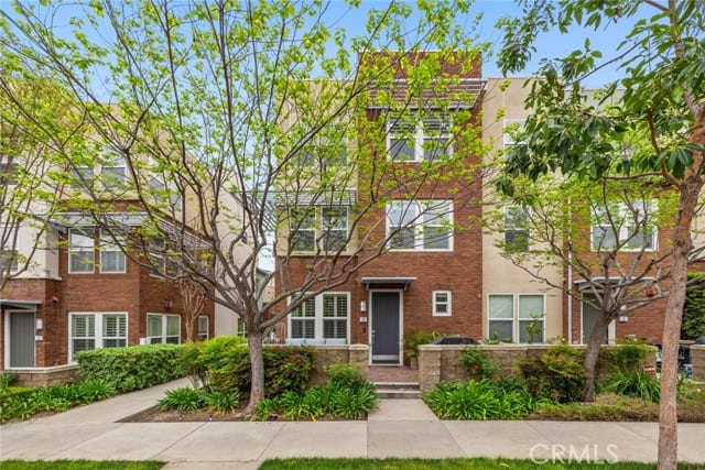 13 Brownstone Way