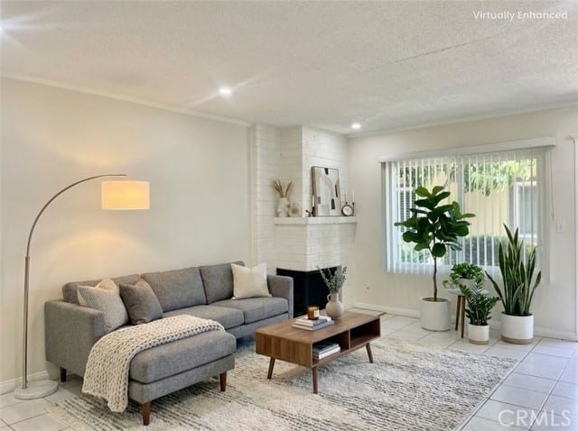 1541 East La Palma