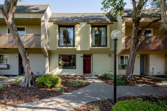 1117 Camino Del Valle