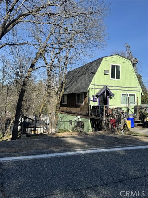 22052 Crest Forest