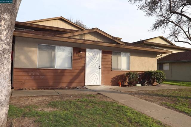 2209 Peppertree Way