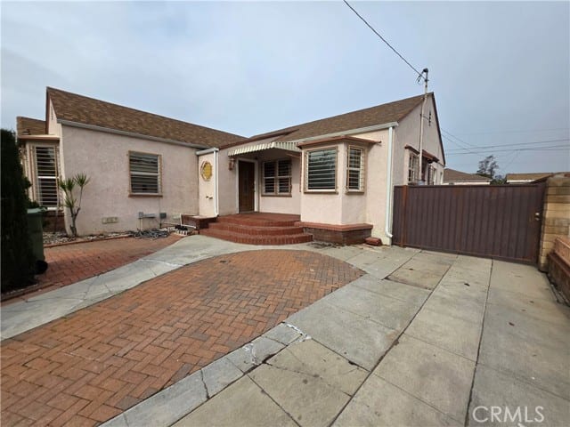 25 East San Marino