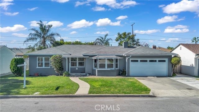 153 North Evelyn