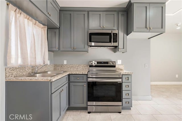 1520 West 215th