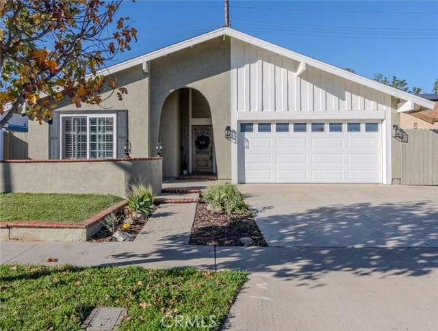 4125 East Alderdale