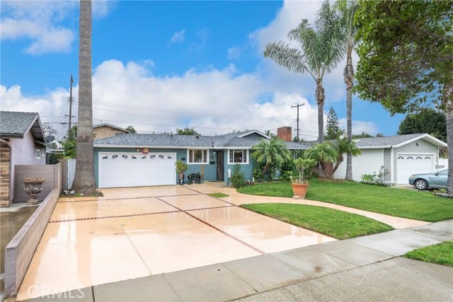 2136 West Clover