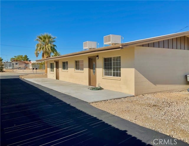 6455 Tamarisk