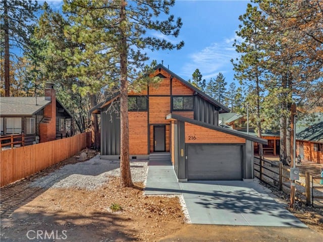 216 Leonard Lane