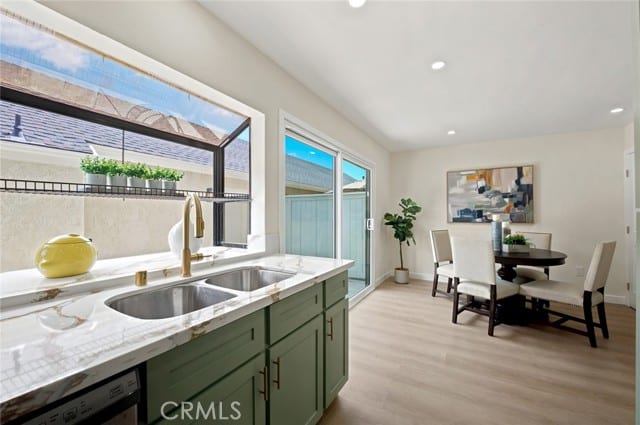 1700 West Cerritos