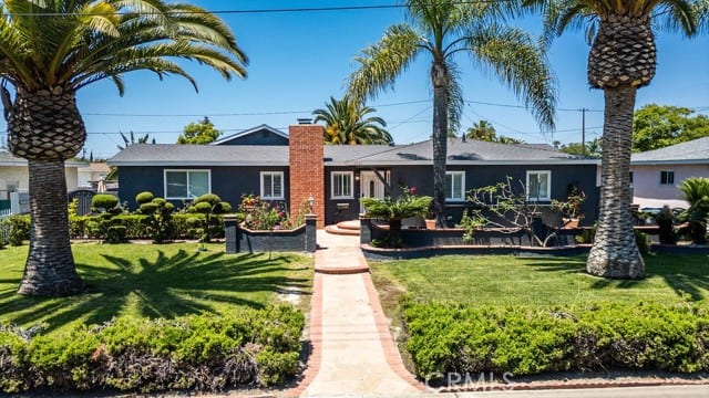 2631 West Cerritos