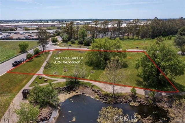 140 Three Oaks Court