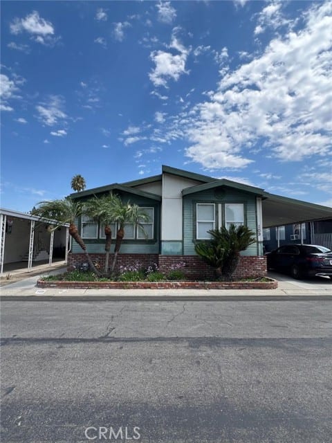 320 North Park Vista Street