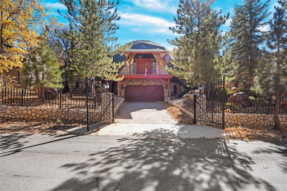 160 Yosemite Drive