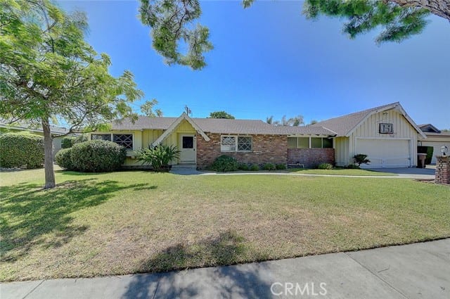 811 South Ramblewood Drive