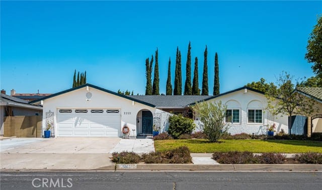 2221 East Viking