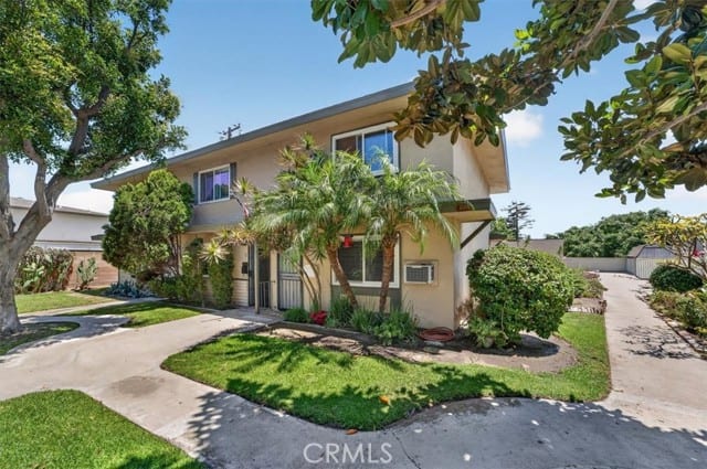 8788 Valley View