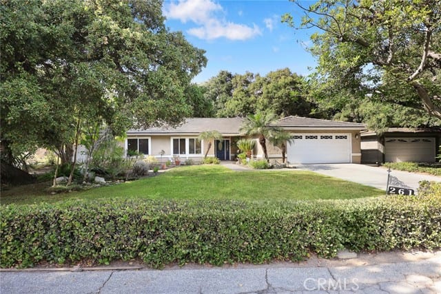 261 Oakhurst