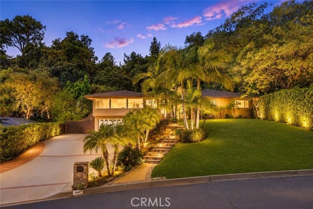 2047 Carolwood