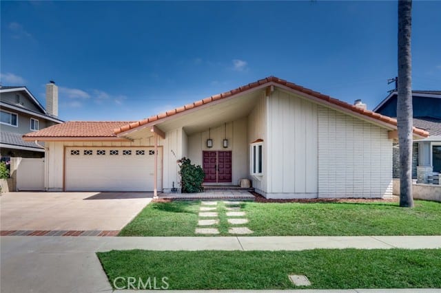 6381 Myrtle