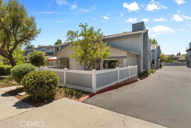 900 West Sierra Madre