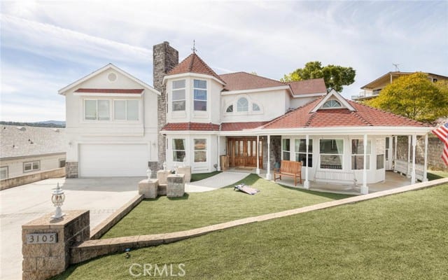 3105 East Beach Circle