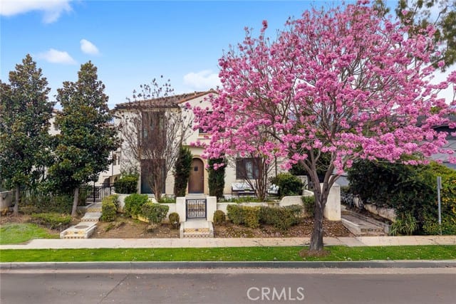 1088 Sunset Boulevard