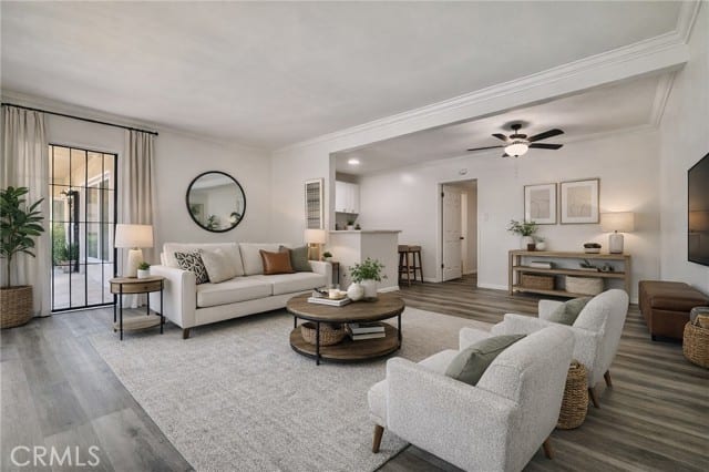 1835 West Crestwood