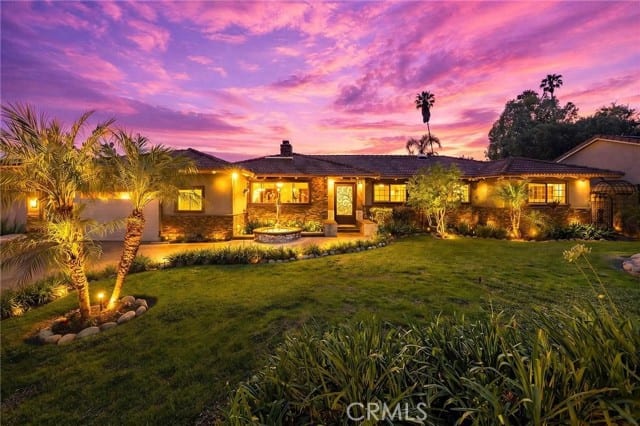 1029 Burnell Oaks Lane